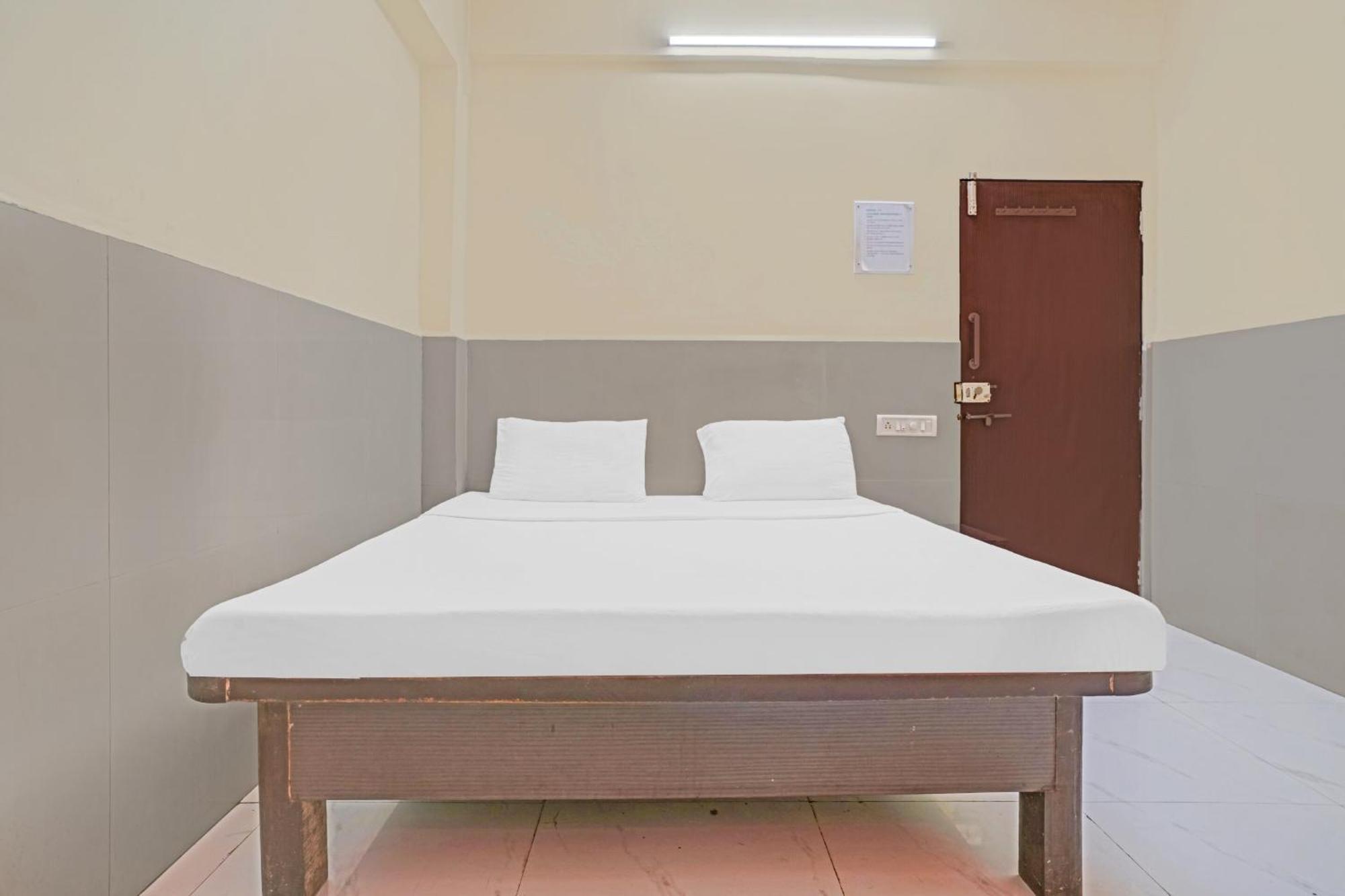 Spot On 81122 Alfa Lodge Bombay Extérieur photo